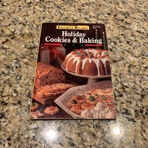 Vintage Favorite Recipes Holiday Cooking and Baking Cookbook Magazine